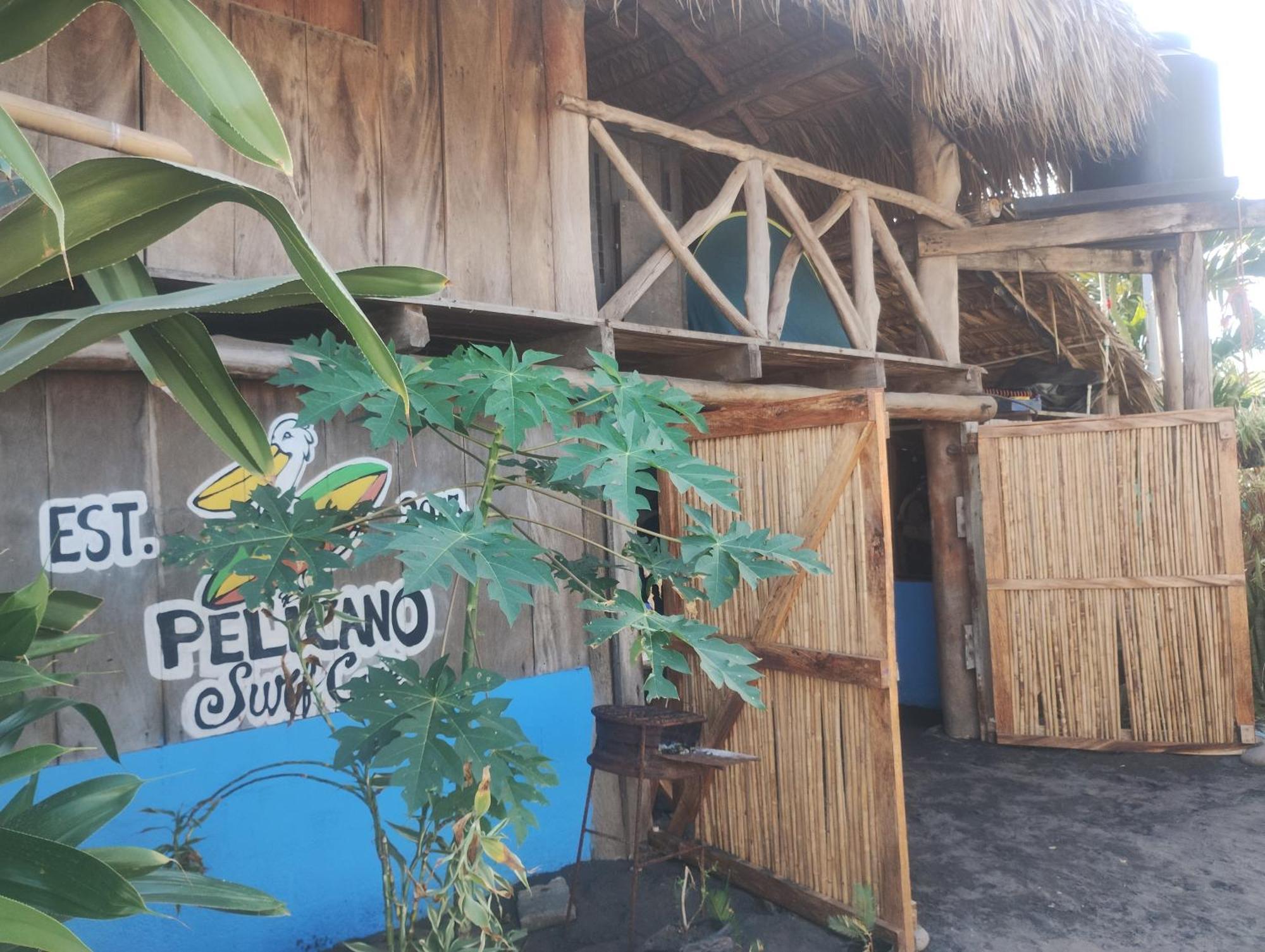לה ליברטאד Pelicano Surf Camp מראה חיצוני תמונה