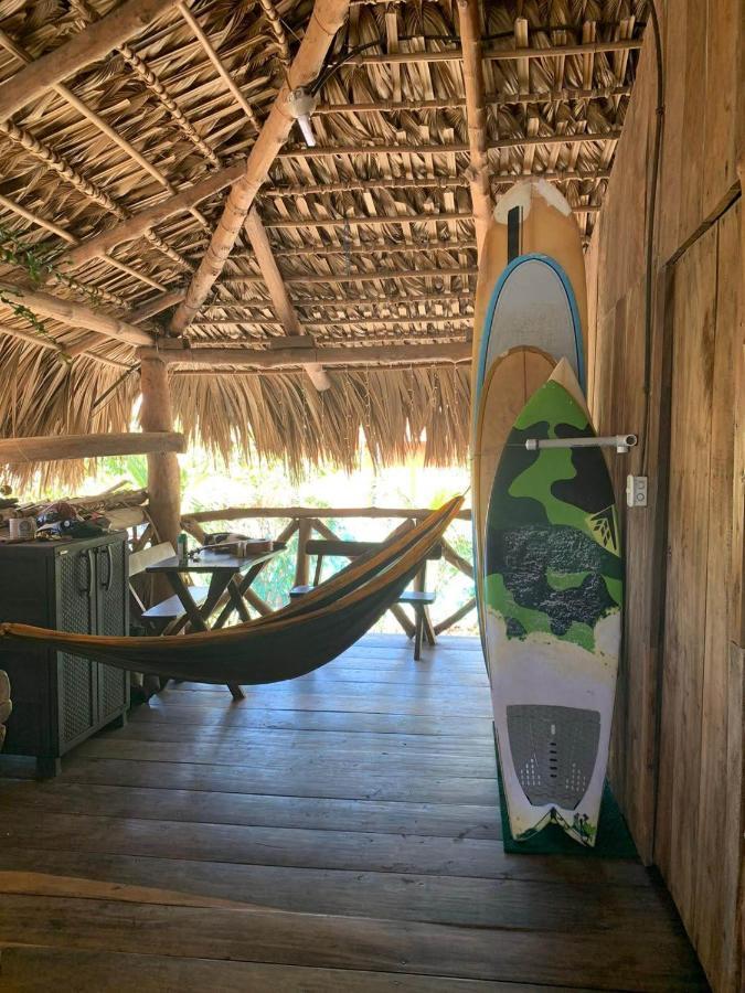 לה ליברטאד Pelicano Surf Camp מראה חיצוני תמונה
