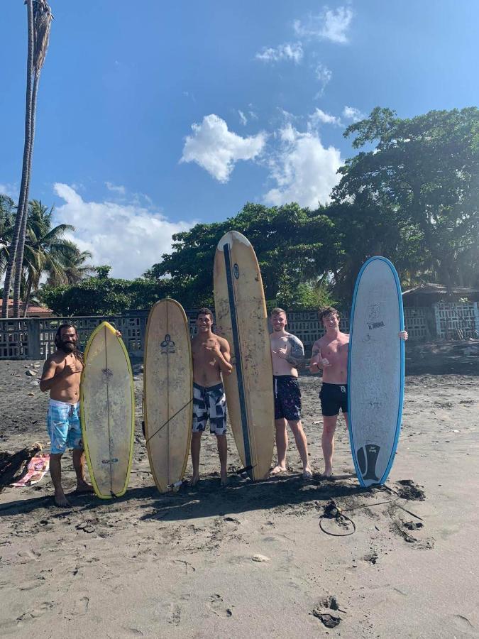 לה ליברטאד Pelicano Surf Camp מראה חיצוני תמונה