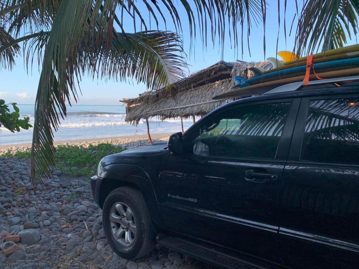 לה ליברטאד Pelicano Surf Camp מראה חיצוני תמונה